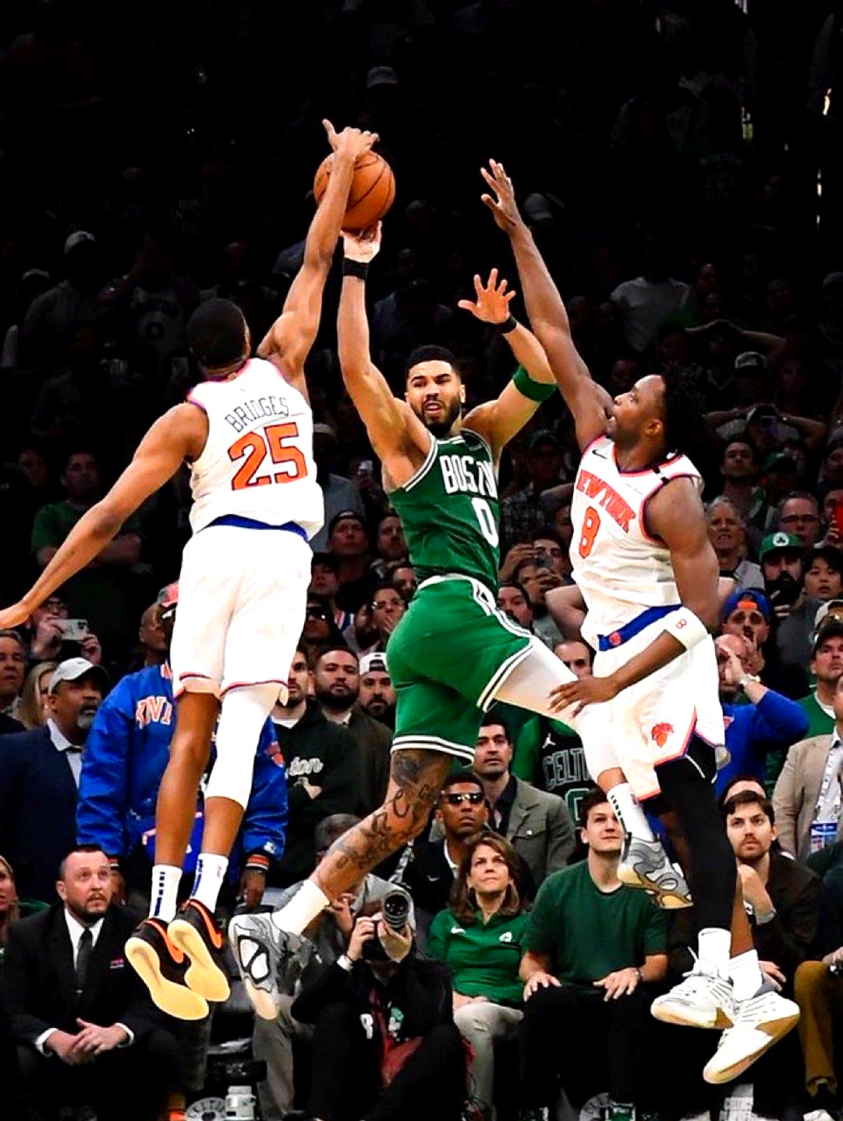 福建队险胜骑士,塔图姆统治全场 福建队险胜骑士,塔图姆统治全场