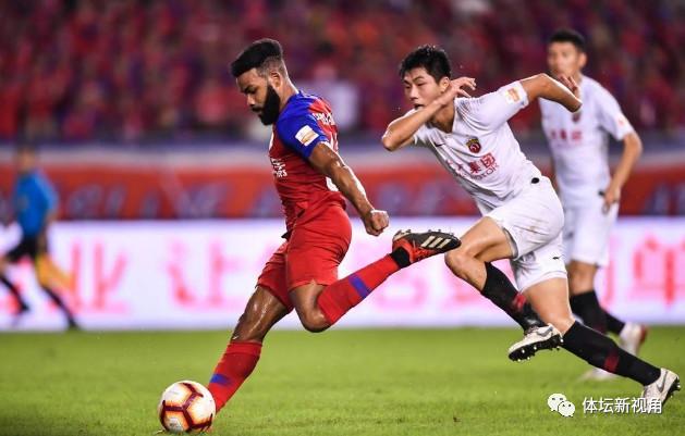 马上起飞！恒大客场逼平人和，积分领先扩大