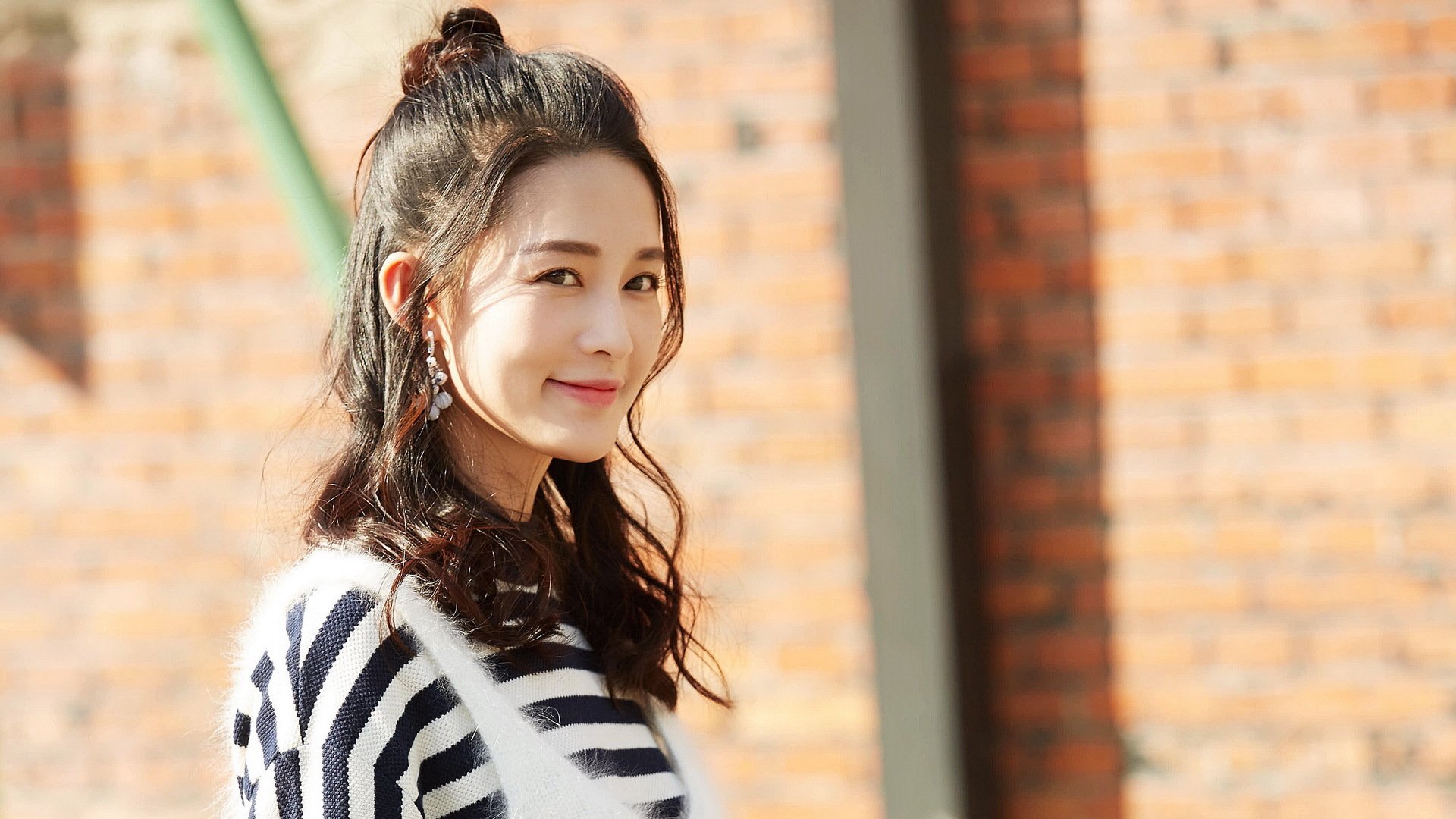 南美风暴席卷大洋洲，玻利维亚碾压新西兰，莱万逆境完成自我救赎